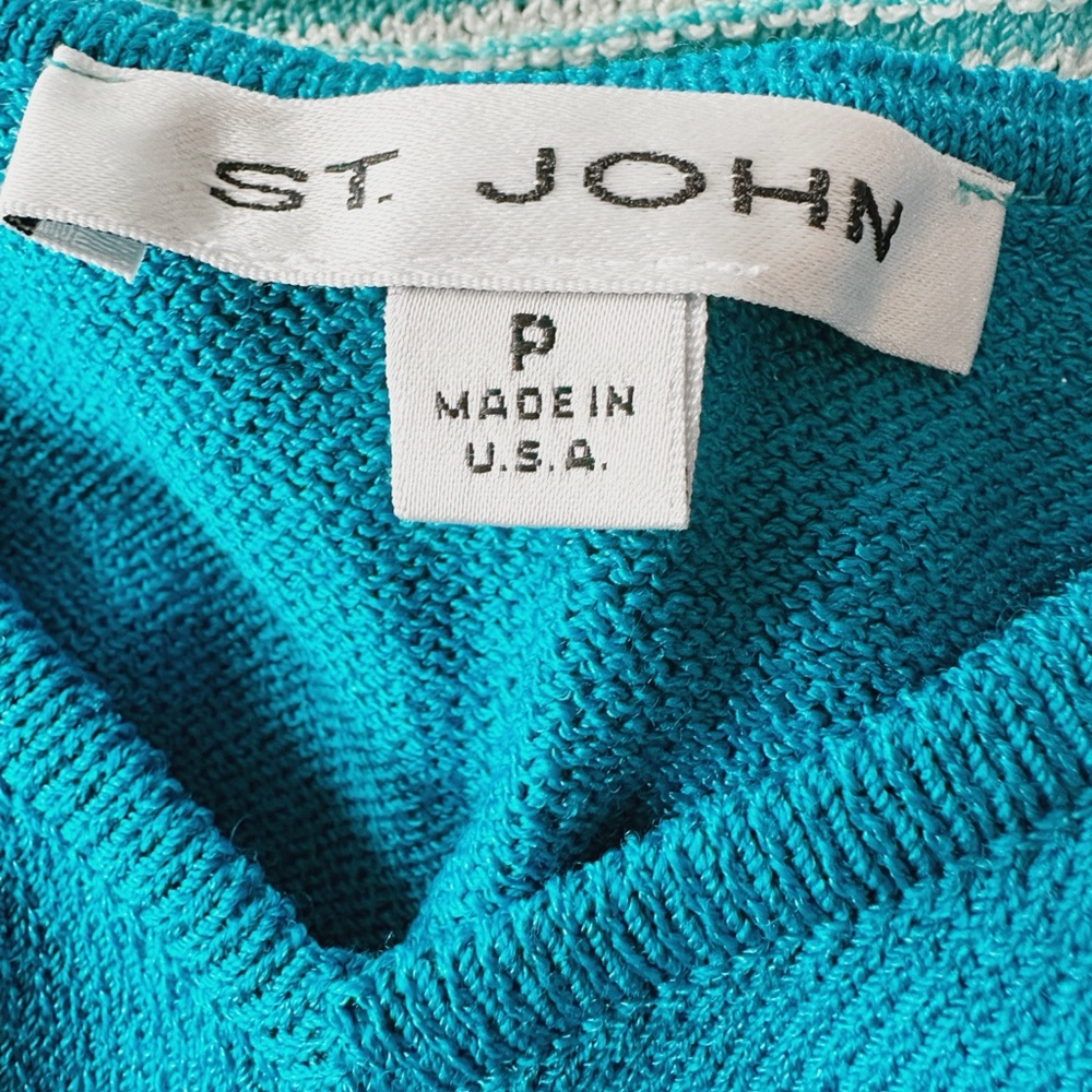 Teal Sleeveless Women's Top - Picture 5 of 5